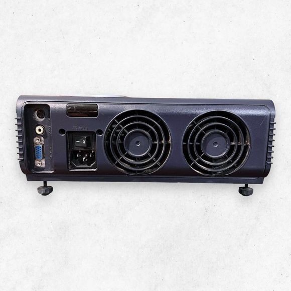 BenQ PB6200 Home/Office Theatre Projector With Power Cable NOT WORKING‎ Turns On - Picture 4 of 10